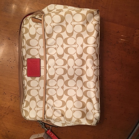 Coach - Picture 8 of 8